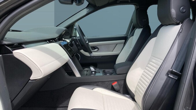 Land Rover Discovery Sport 1.5 P270e Landmark 5dr Auto [5 Seat] Station Wagon - Image 3